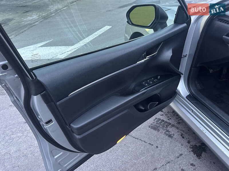 Седан Toyota Camry 2017 в Киеве фото 13 Седан Toyota Camry 2017 в Киеве