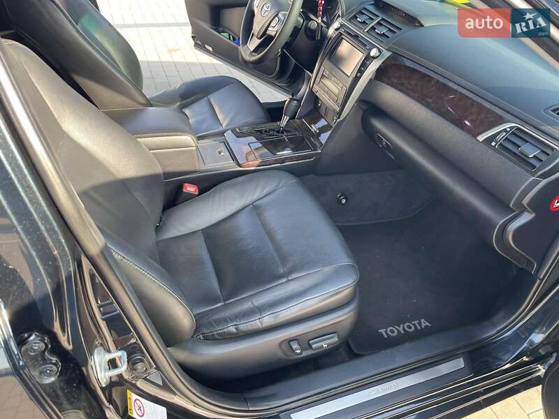 Седан Toyota Camry 2015 в Киеве