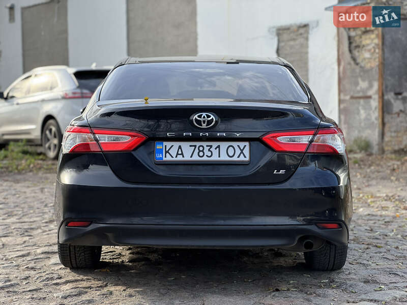 Седан Toyota Camry 2017 в Виннице