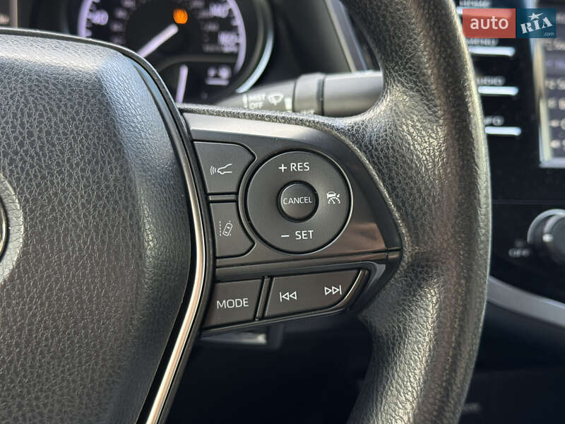 Седан Toyota Camry 2017 в Виннице