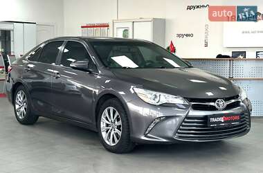 Седан Toyota Camry 2016 в Києві