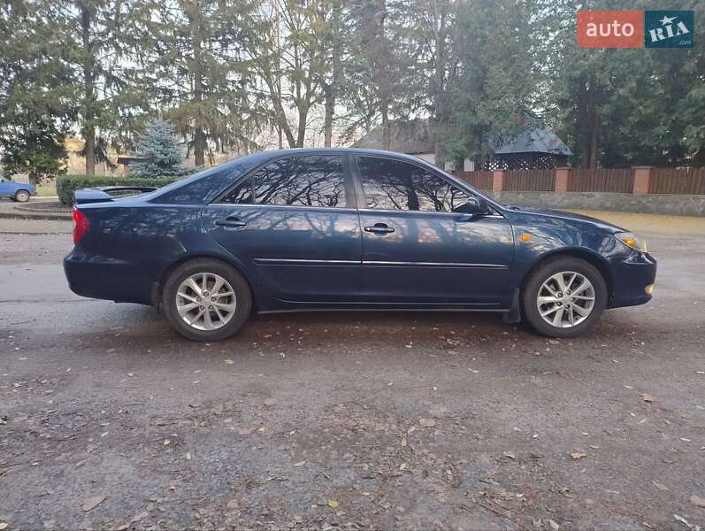 Седан Toyota Camry 2002 в Киеве