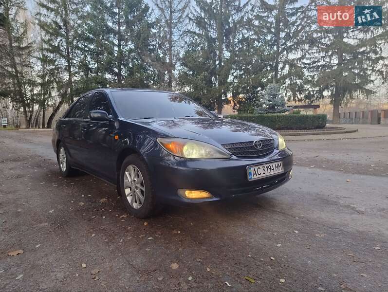 Седан Toyota Camry 2002 в Киеве