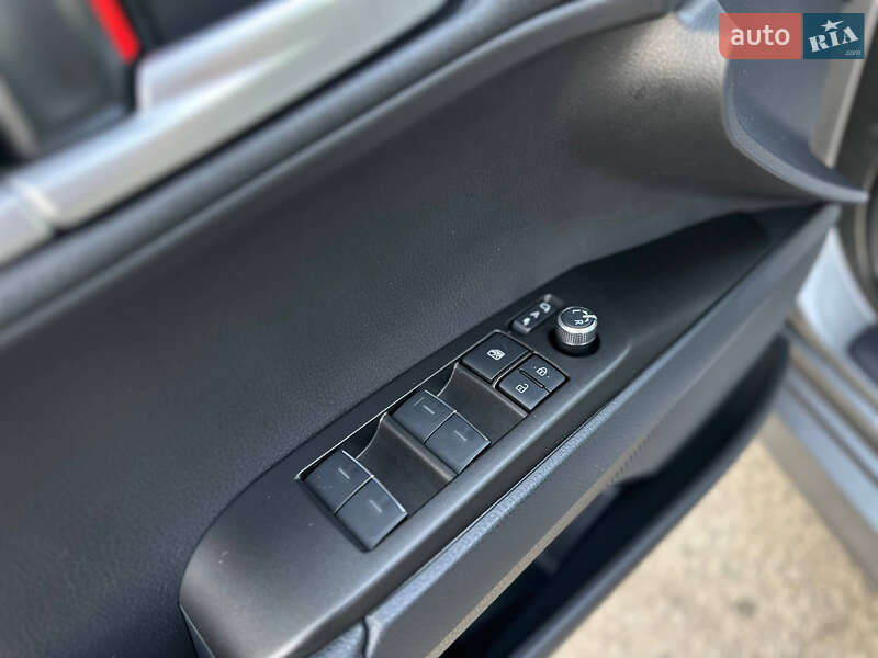Седан Toyota Camry 2024 в Киеве фото 24 Седан Toyota Camry 2024 в Киеве