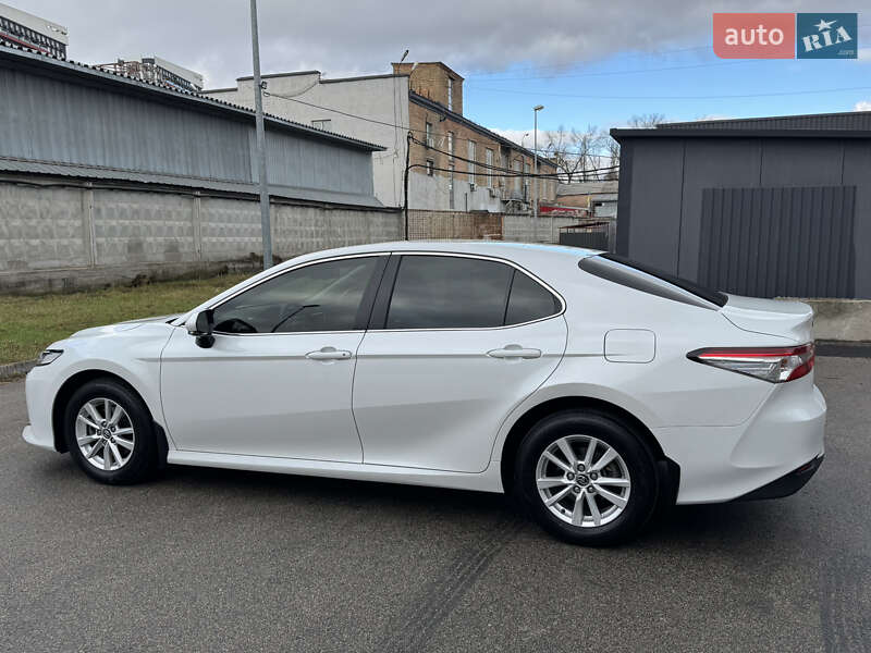 Седан Toyota Camry 2018 в Киеве фото 12 Седан Toyota Camry 2018 в Киеве