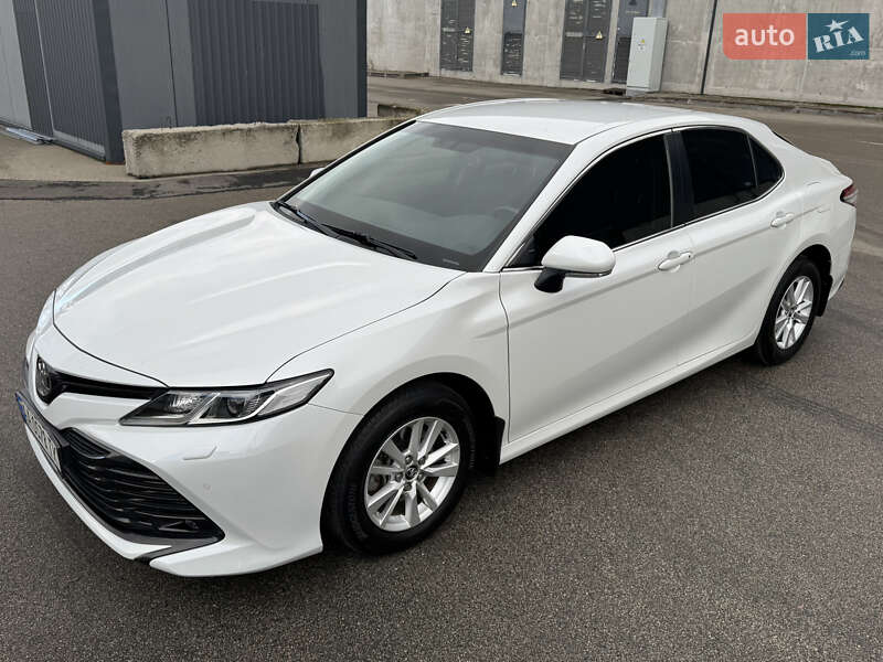 Седан Toyota Camry 2018 в Киеве фото 15 Седан Toyota Camry 2018 в Киеве