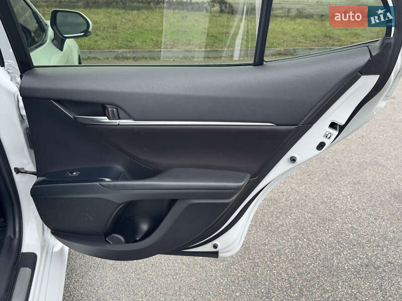 Седан Toyota Camry 2018 в Киеве фото 28 Седан Toyota Camry 2018 в Киеве