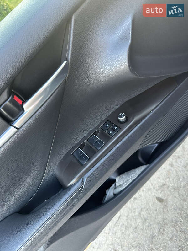 Седан Toyota Camry 2022 в Тернополе фото 22 Седан Toyota Camry 2022 в Тернополе