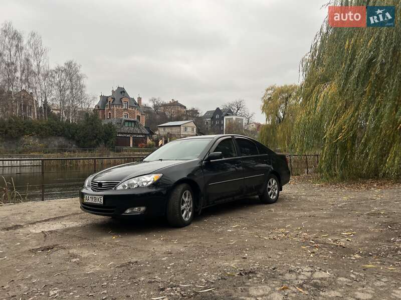 Седан Toyota Camry 2005 в Києві