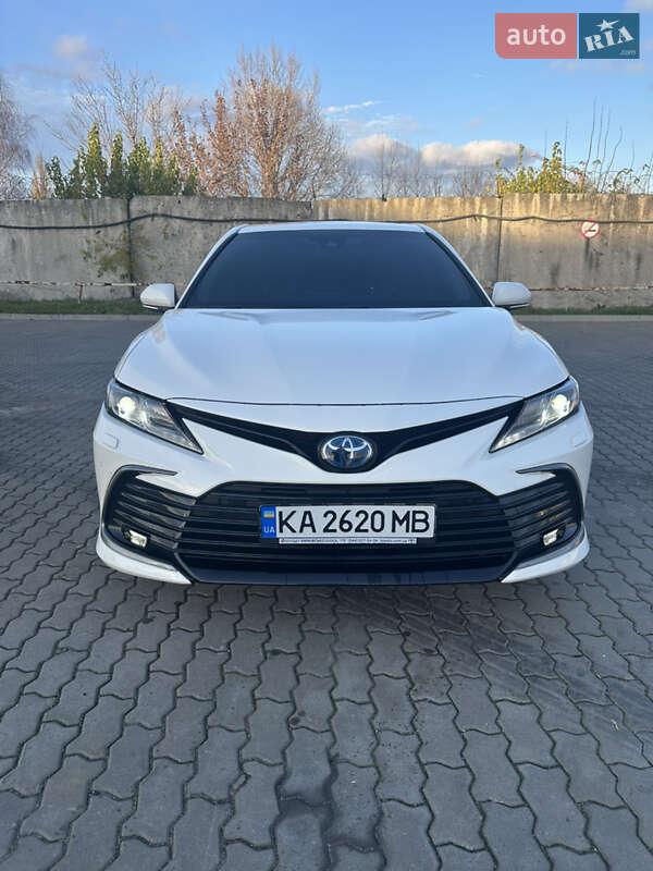 Седан Toyota Camry 2023 в Кременчуге фото Седан Toyota Camry 2023 в Кременчуге