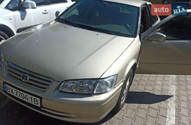 Седан Toyota Camry 2001 в Хмельницькому