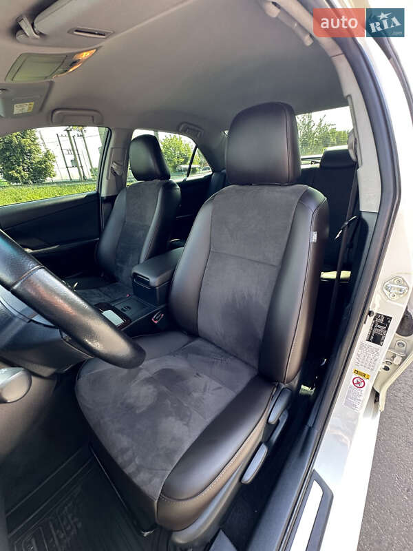 Седан Toyota Camry 2017 в Киеве