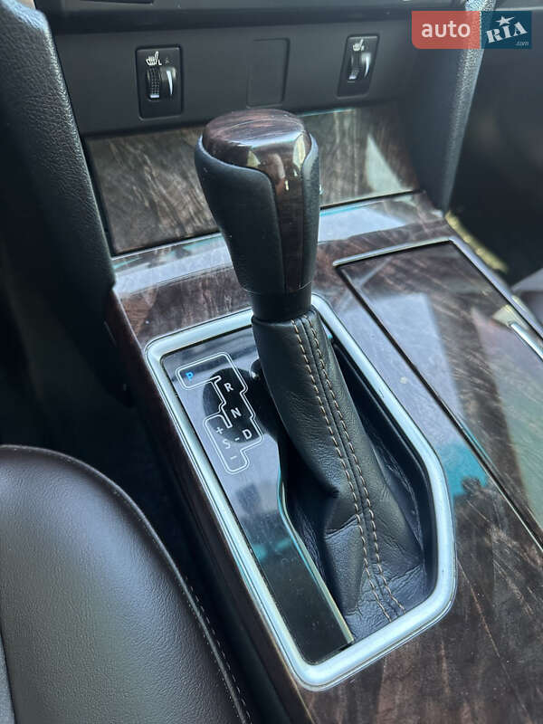 Седан Toyota Camry 2017 в Киеве