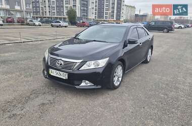 Седан Toyota Camry 2011 в Києві