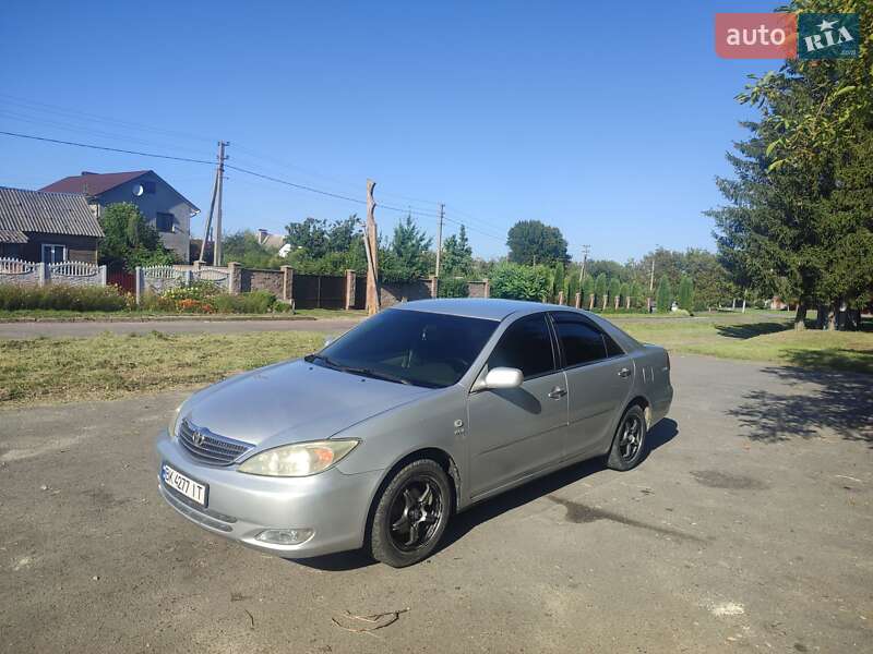 Седан Toyota Camry 2004 в Дубні фото 2 Седан Toyota Camry 2004 в Дубні
