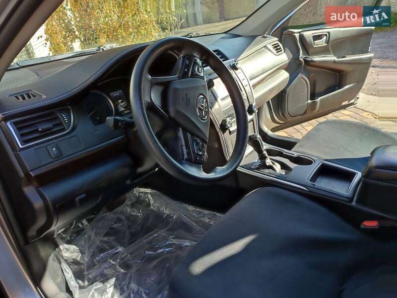 Седан Toyota Camry 2016 в Запоріжжі