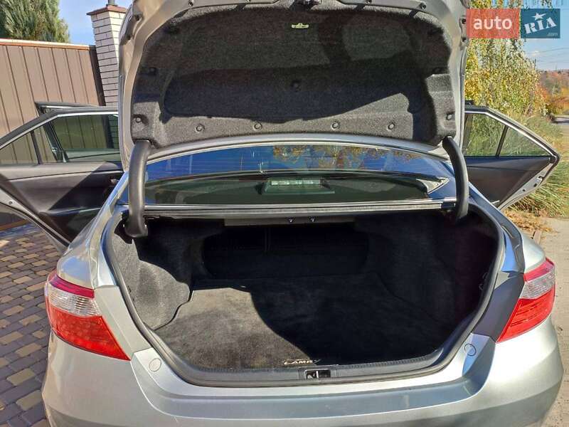 Седан Toyota Camry 2016 в Запоріжжі