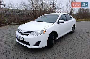 Седан Toyota Camry 2011 в Києві