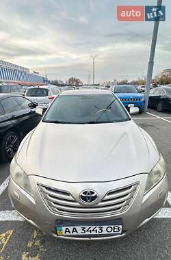 Седан Toyota Camry 2006 в Киеве