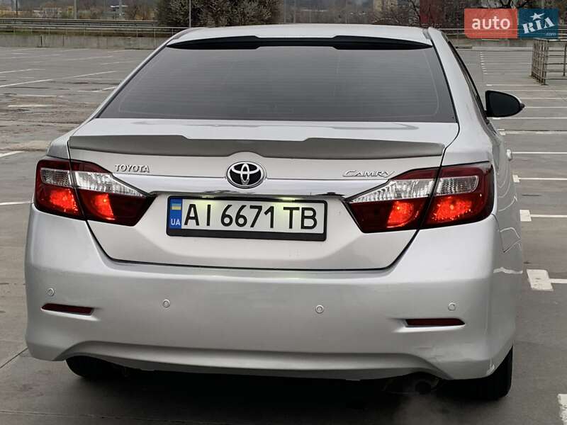 Седан Toyota Camry 2011 в Києві
