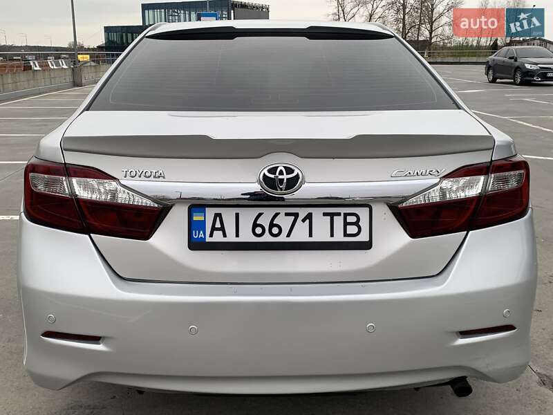 Седан Toyota Camry 2011 в Києві