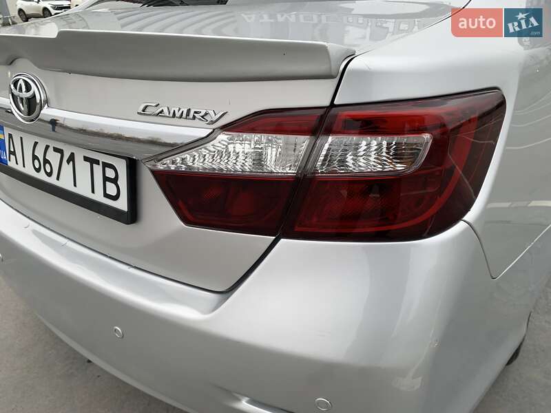 Седан Toyota Camry 2011 в Києві