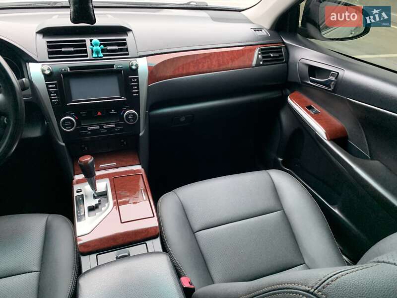 Седан Toyota Camry 2011 в Києві