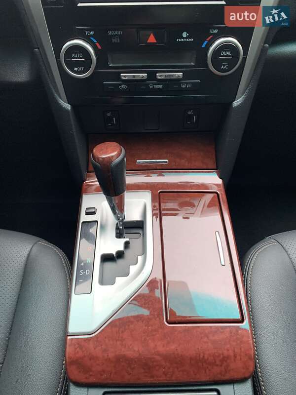 Седан Toyota Camry 2011 в Києві