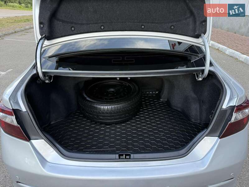 Седан Toyota Camry 2011 в Києві