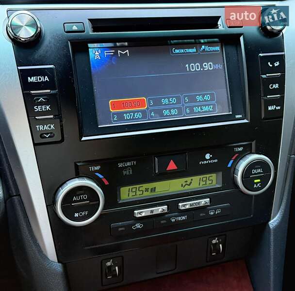 Седан Toyota Camry 2011 в Києві