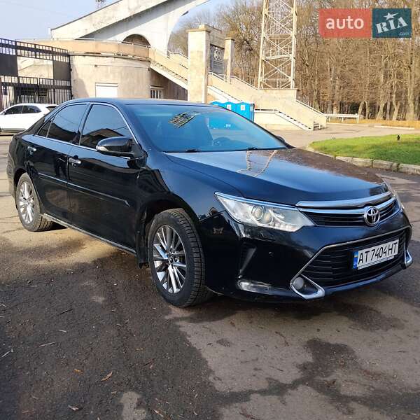 Седан Toyota Camry 2017 в Івано-Франківську