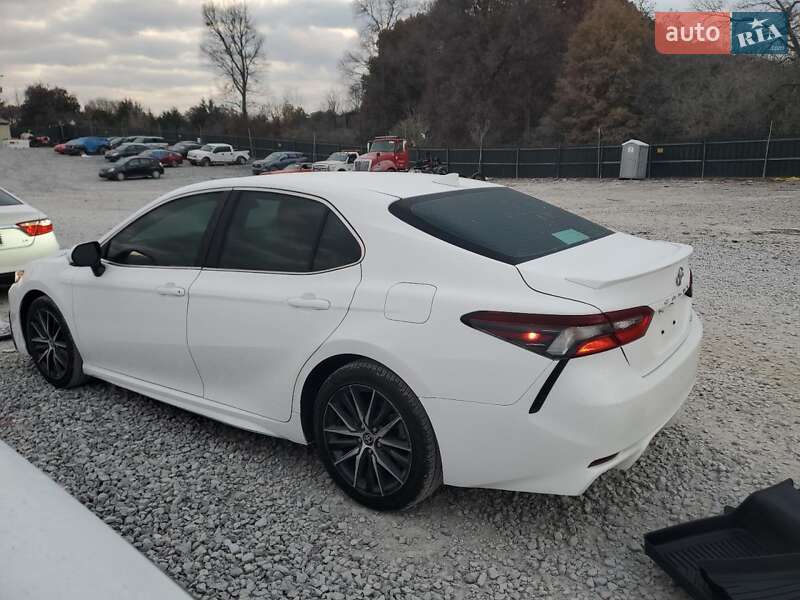 Седан Toyota Camry 2024 в Одессе