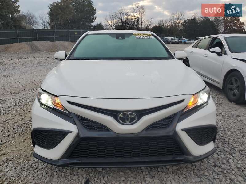 Седан Toyota Camry 2024 в Одессе