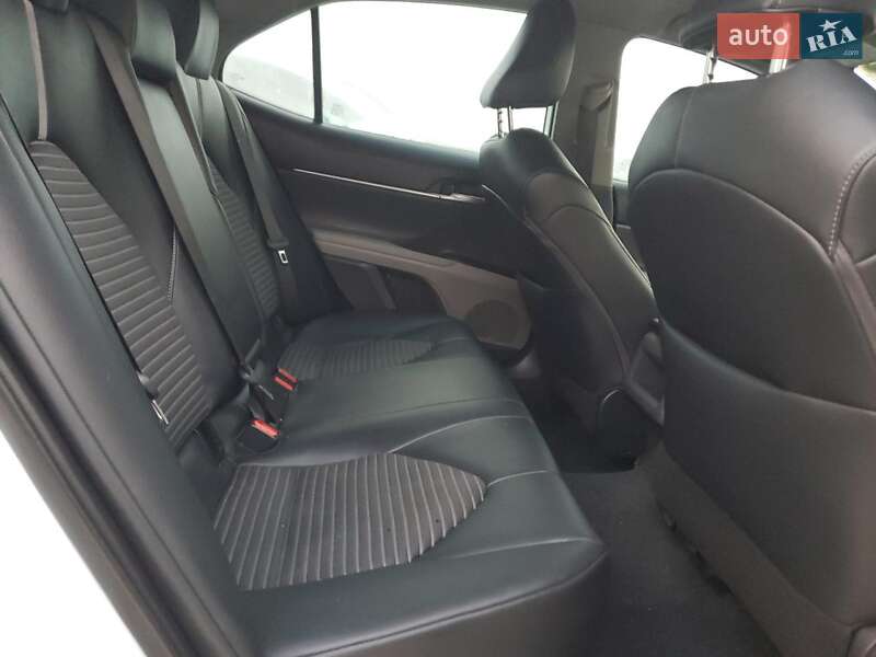 Седан Toyota Camry 2024 в Одессе