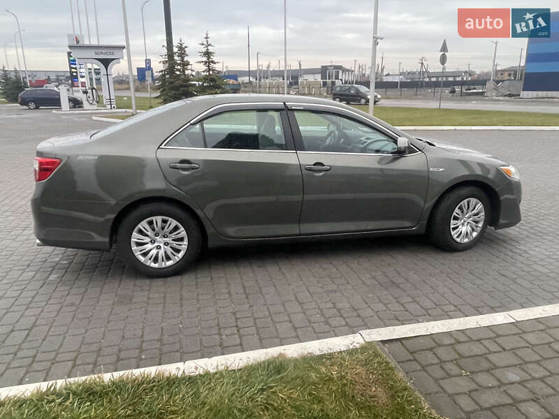 Седан Toyota Camry 2012 в Львове