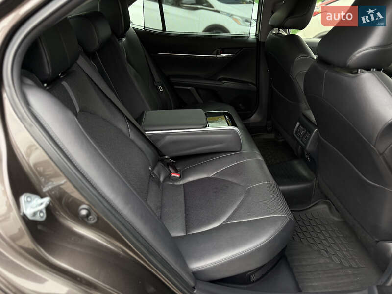 Седан Toyota Camry 2021 в Одессе