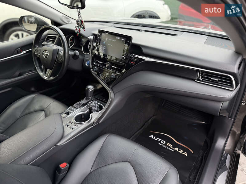 Седан Toyota Camry 2021 в Одессе