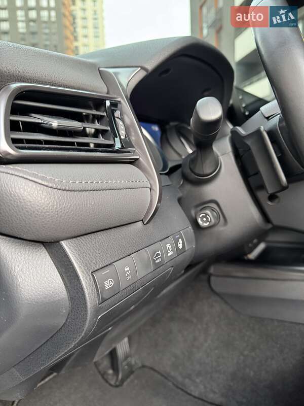 Седан Toyota Camry 2021 в Киеве