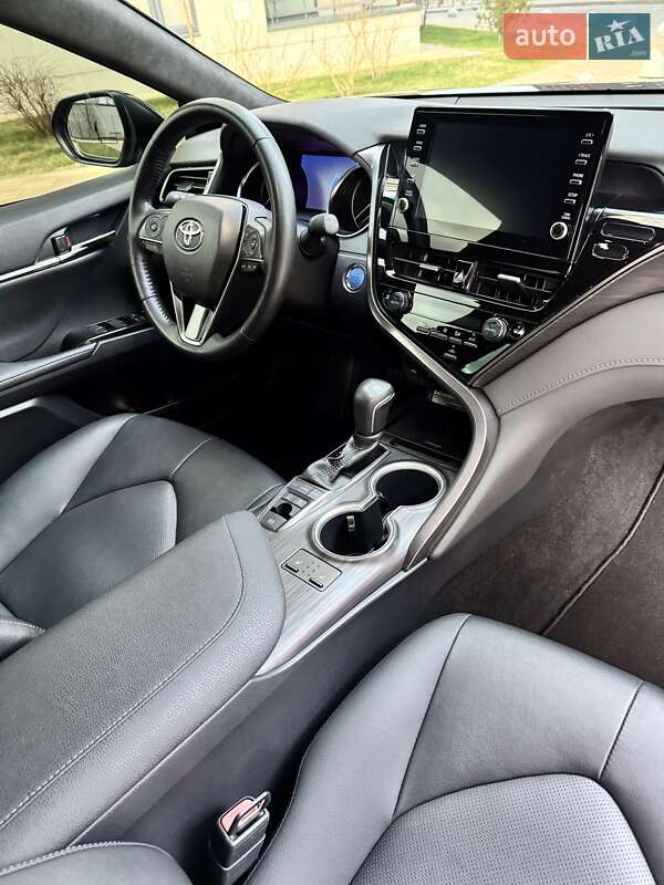 Седан Toyota Camry 2021 в Киеве