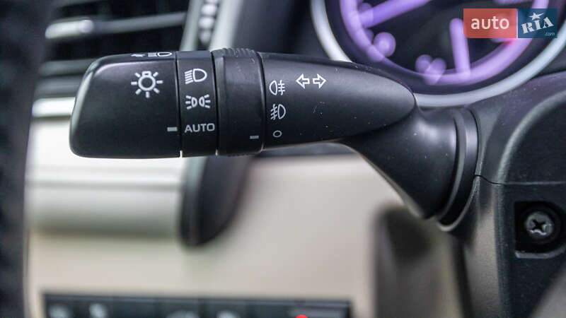 Седан Toyota Camry 2018 в Днепре