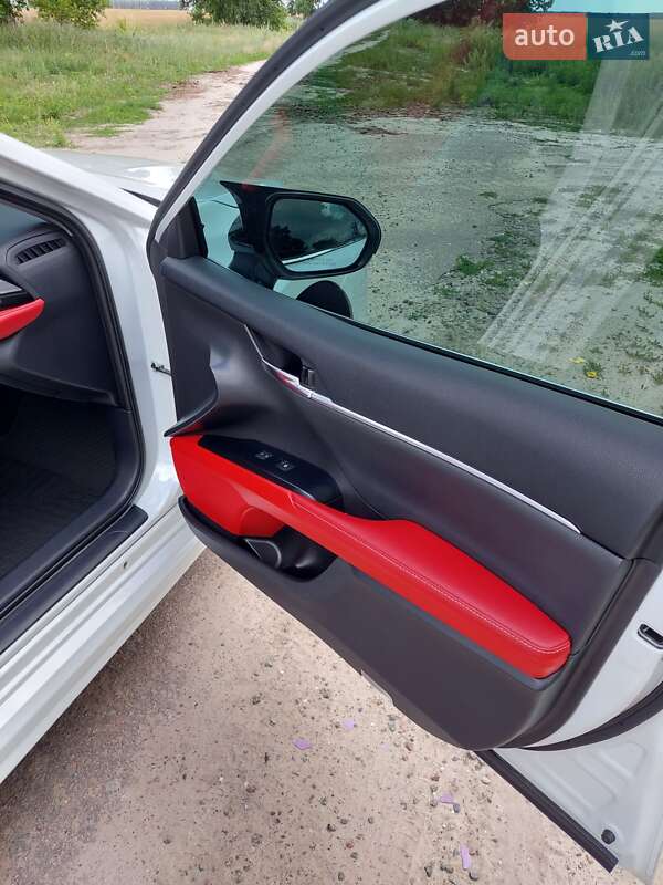 Седан Toyota Camry 2020 в Киеве фото 25 Седан Toyota Camry 2020 в Киеве