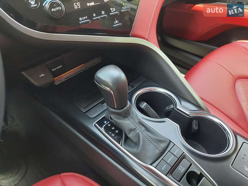 Седан Toyota Camry 2020 в Киеве фото 31 Седан Toyota Camry 2020 в Киеве