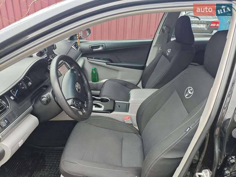 Седан Toyota Camry 2012 в Киеве