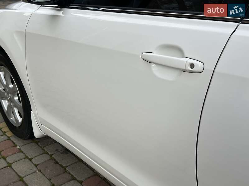 Седан Toyota Camry 2011 в Івано-Франківську