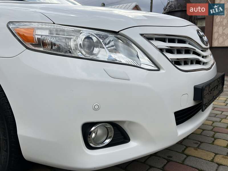 Седан Toyota Camry 2011 в Івано-Франківську