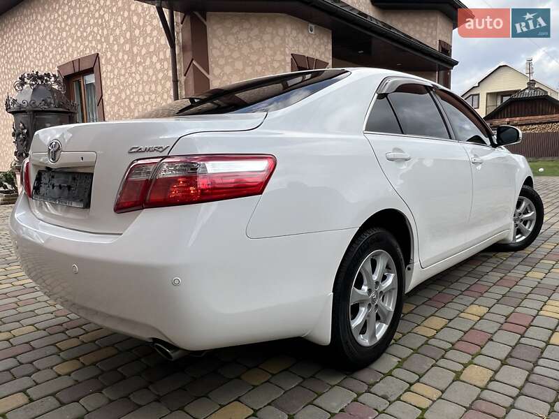 Седан Toyota Camry 2011 в Івано-Франківську