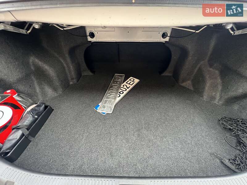 Седан Toyota Camry 2011 в Івано-Франківську