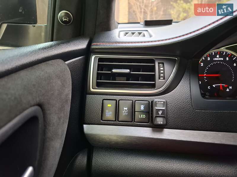 Седан Toyota Camry 2016 в Киеве