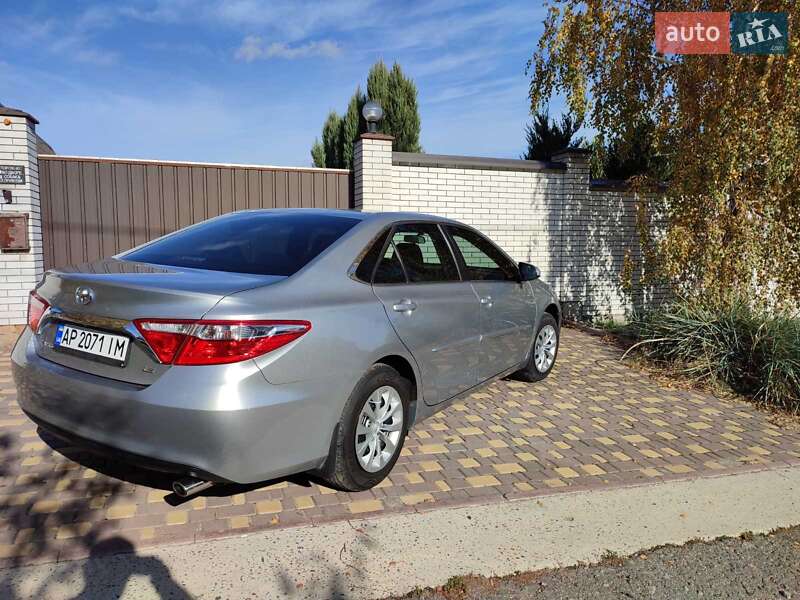 Седан Toyota Camry 2016 в Запоріжжі