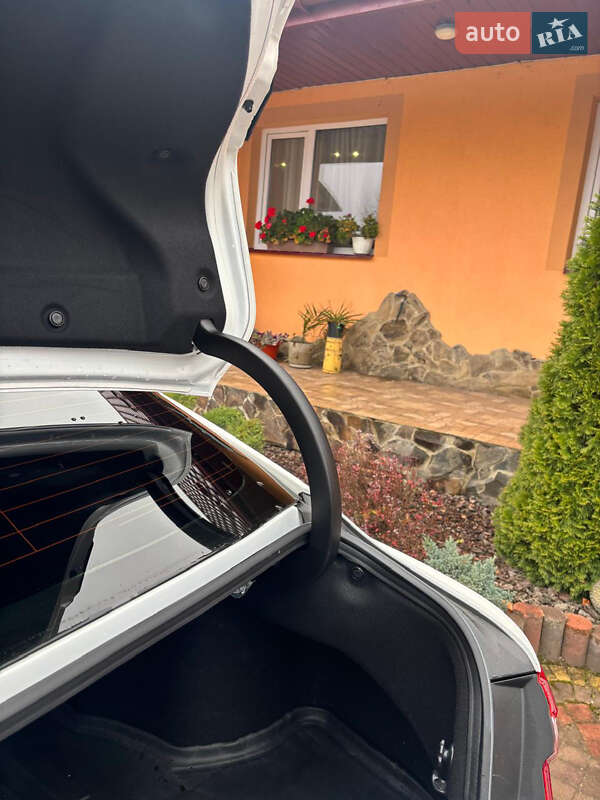 Седан Toyota Camry 2021 в Львове